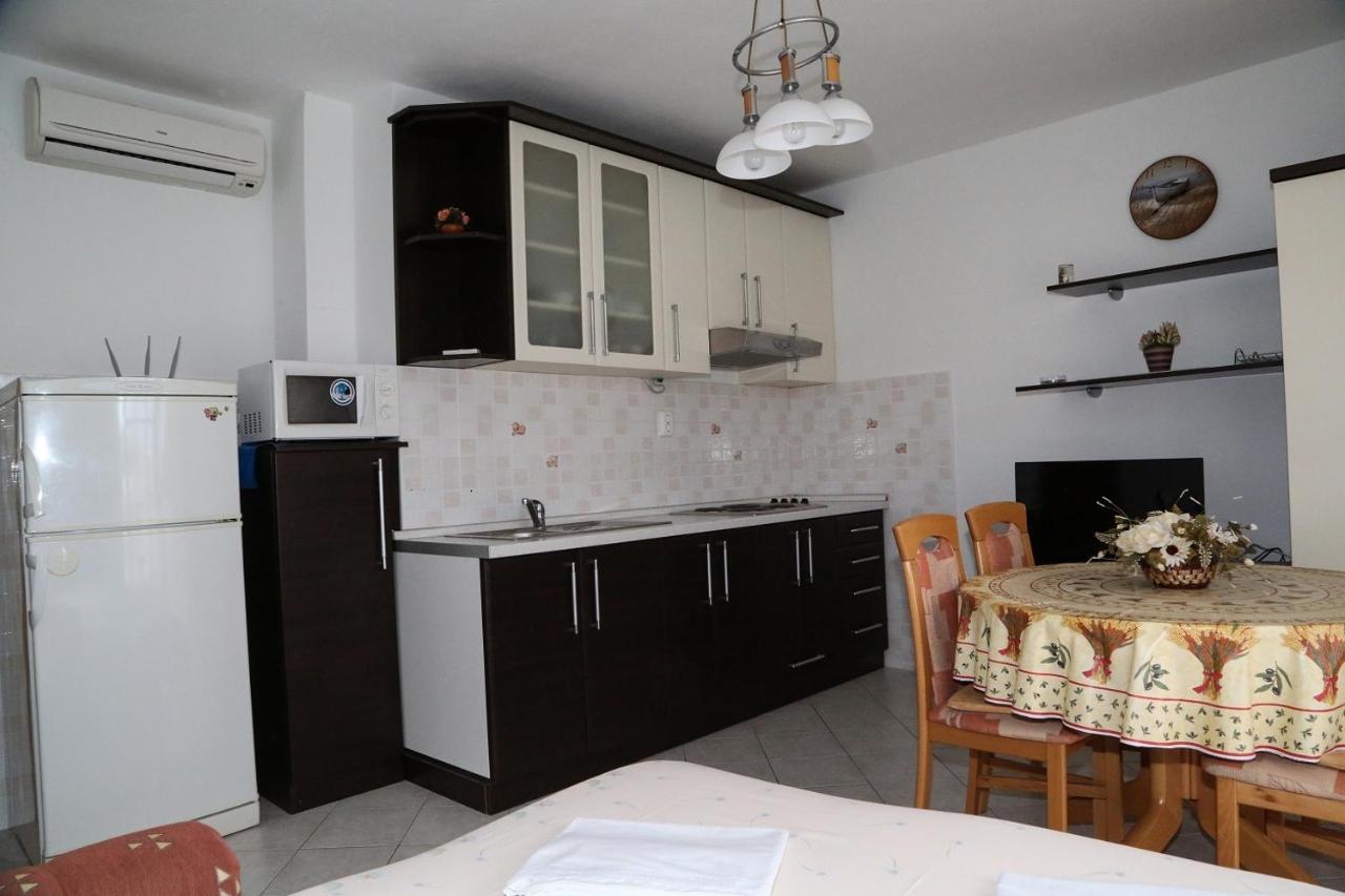 Apartments By The Sea Milna, Hvar - 12244 Exterior foto