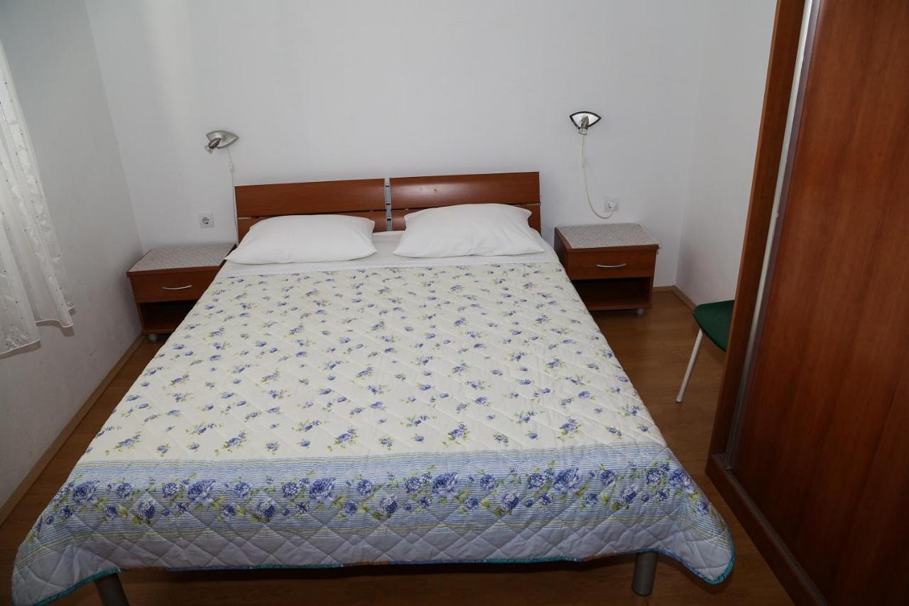Apartments By The Sea Milna, Hvar - 12244 Exterior foto